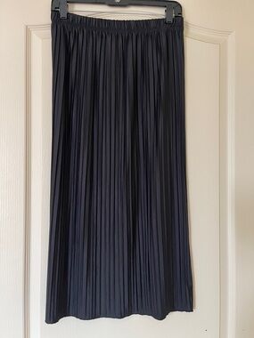 Zara Black Pleated Midi Skirt
